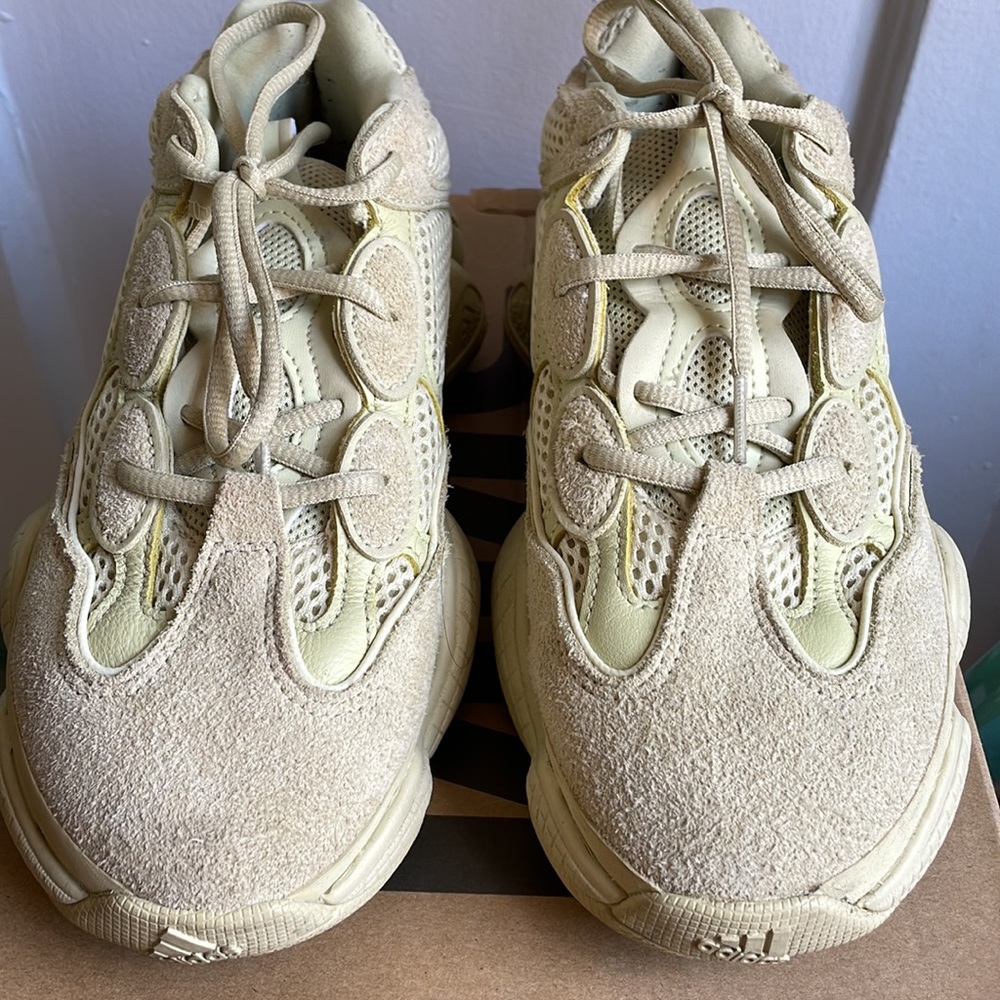 Yeezy 500 - Picture 2 of 6